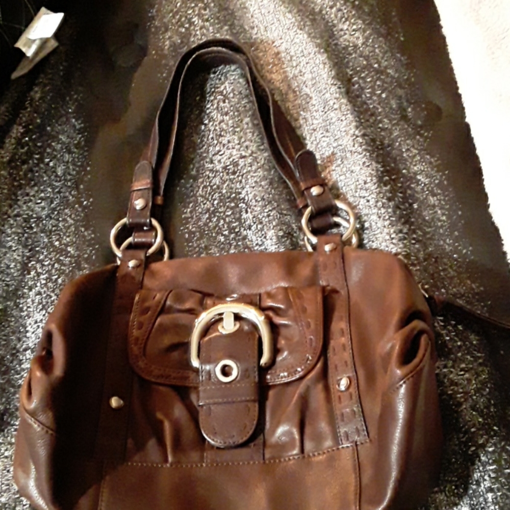 B. Makowsky Brown Leather Purse